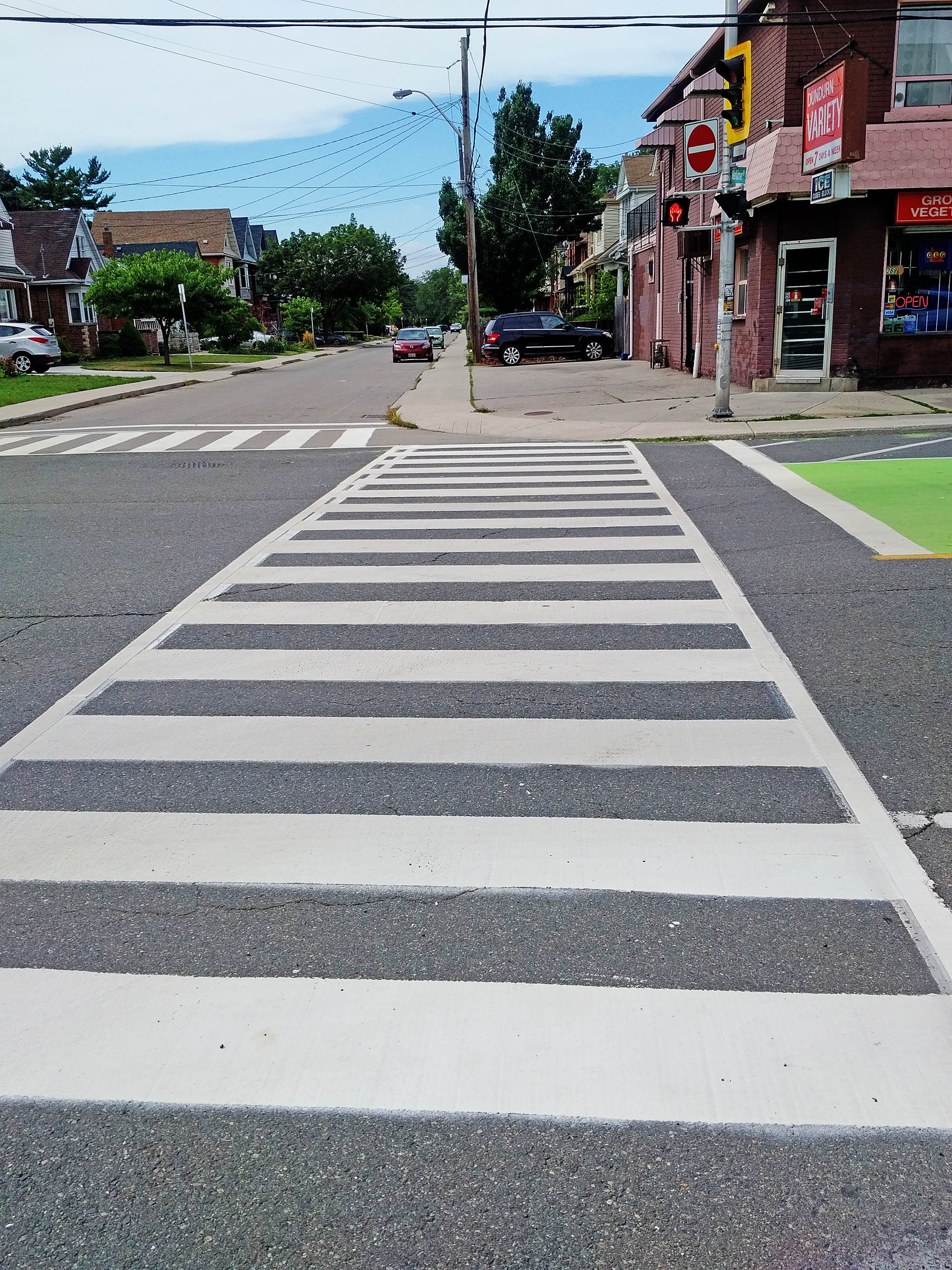 symbol-markings-pedestrian-signs-airlines-painted-markings